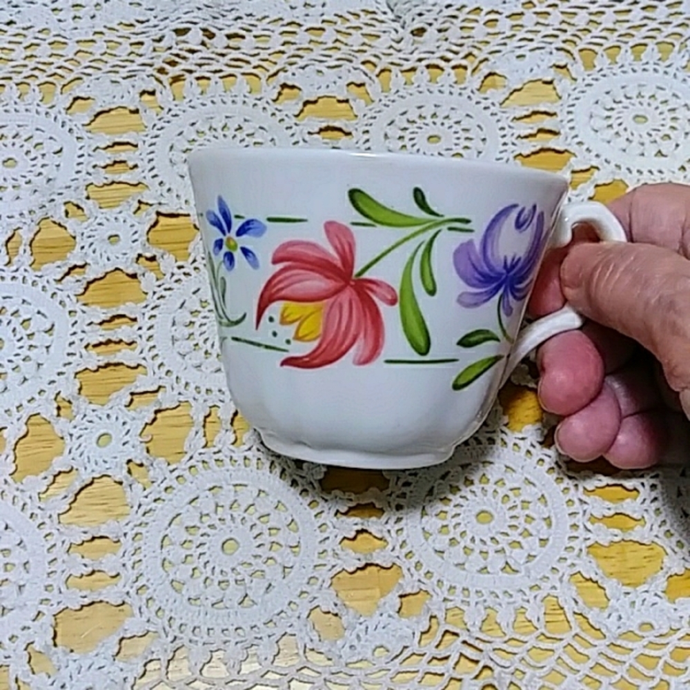 Doulton Everyday Royal Doulton Ambleside Teacup, 1994 fine china